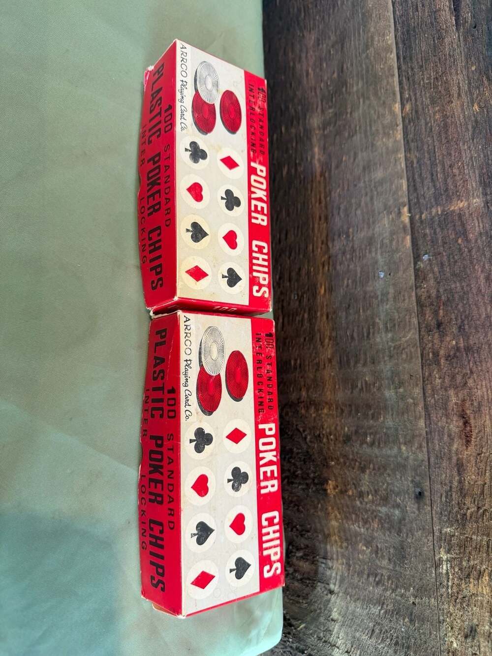 Vtg Arrco Playing Card Co. 100 Standard Interlocking Plastic Poker Chips 2 Boxes
